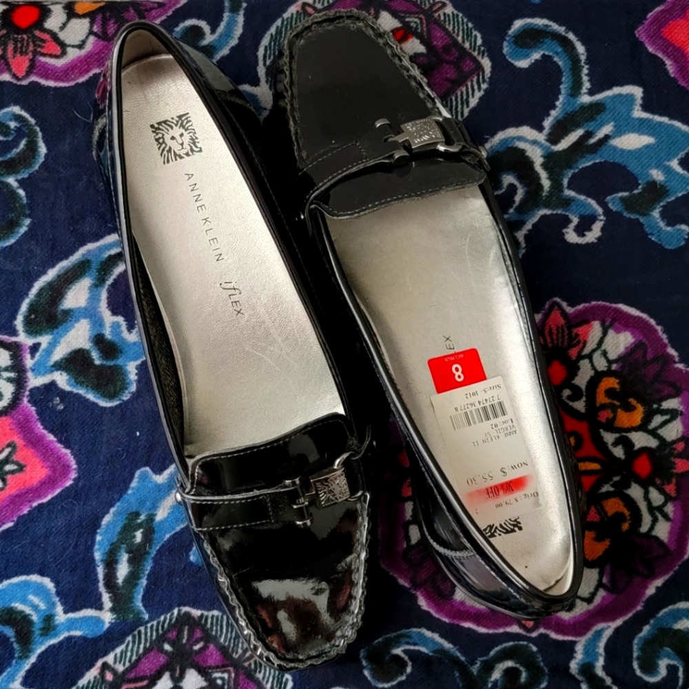 Anne Klein iFlex Black Shiny Loafer Shoe. Size 8